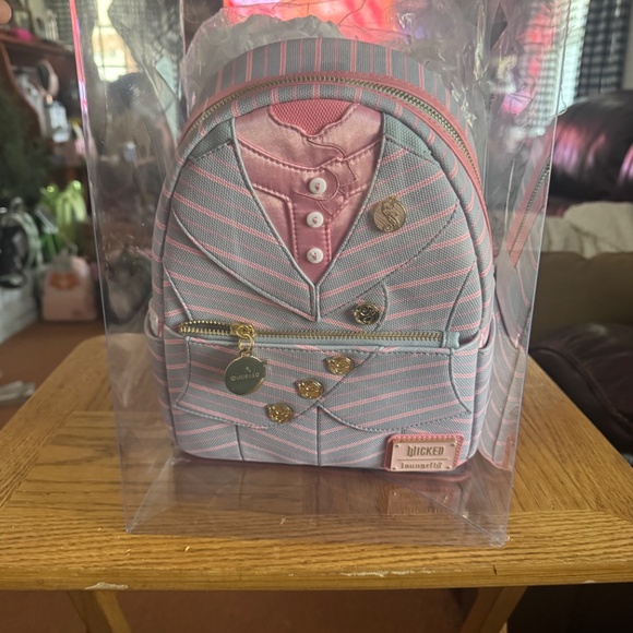 Loungefly Wicked Glinda Shiz University Uniform Cosplay Mini Backpack (A5) - Picture 9 of 9